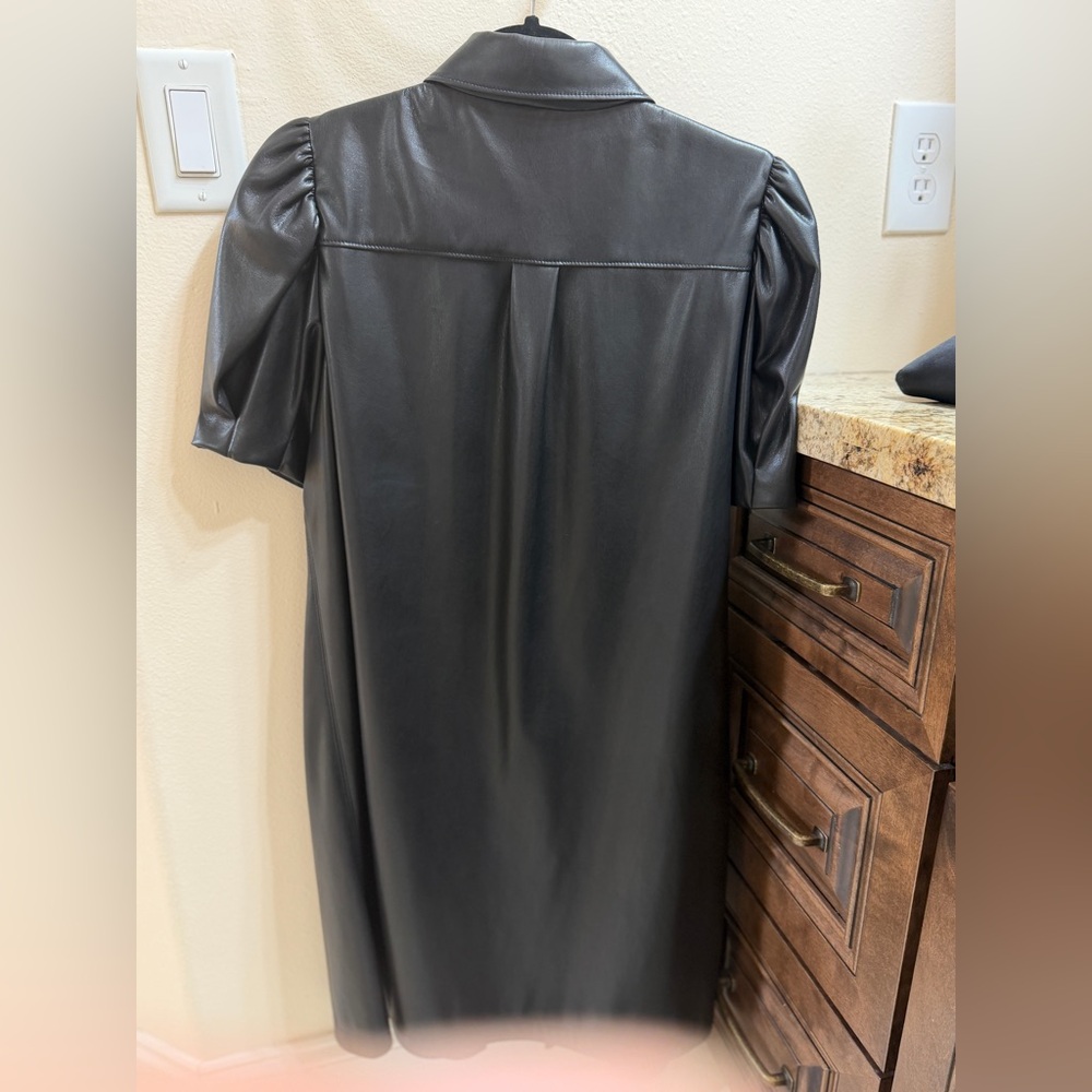 Alice + Olivia Black Jen Vegan Leather Puff-Sleeve Shirt Dress. Size XL - Picture 12 of 14